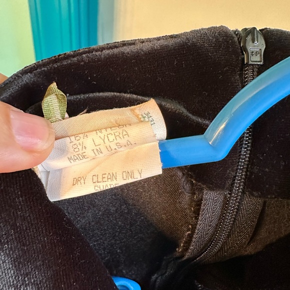 Velvet formal dress - Picture 3 of 5